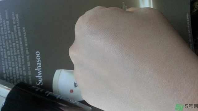 雪花秀气垫13号白吗?雪花秀气垫13号21号哪个白?